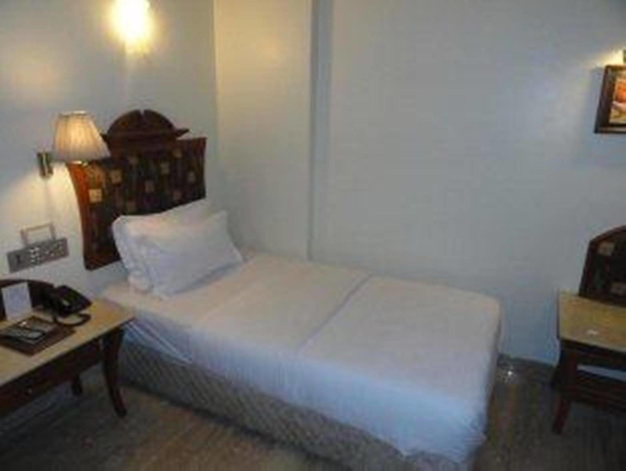Hotel Airport International Mumbai Exterior photo